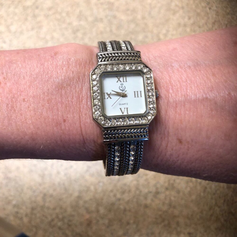 Stylish silver color watch